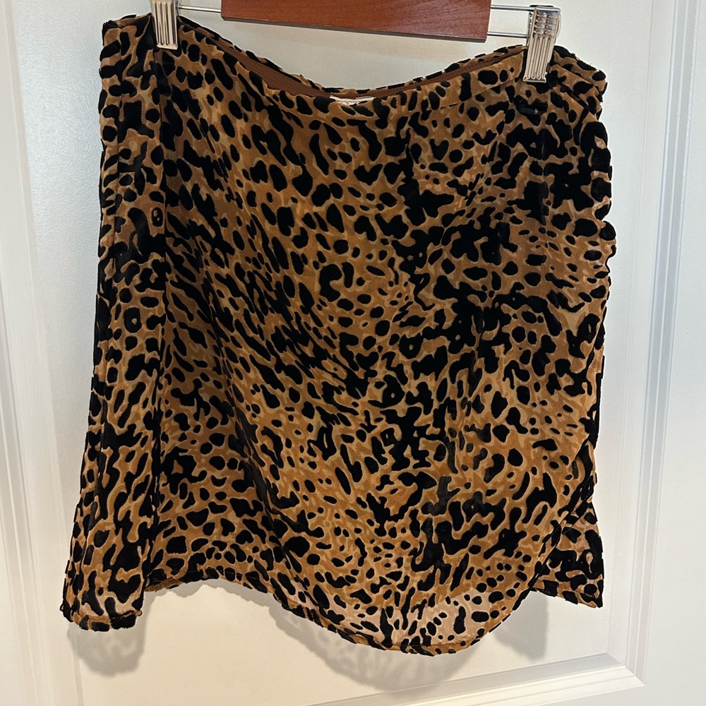 Leopard print mini skirt, new with tags, size medium